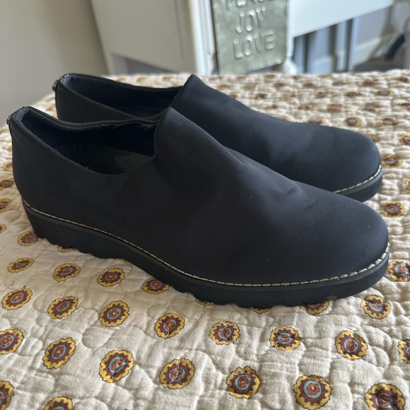 Donald Pliner Casha Black Slip On Loafer Size 7.5 - Picture 2 of 8